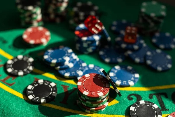 komodo Round-led table rhythm
